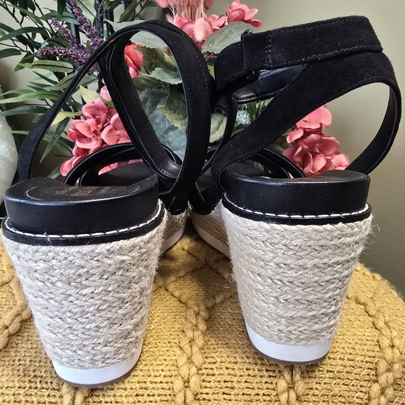 NWOT Cole Haan wedge sandals, Size 9B, Black - Picture 4 of 6